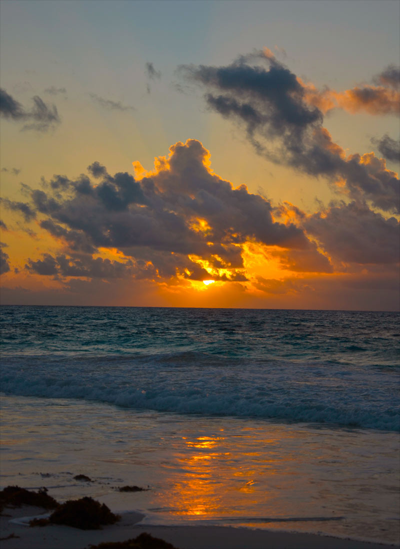 Amanecer en la playa del Hotel Sol Cayo Largo