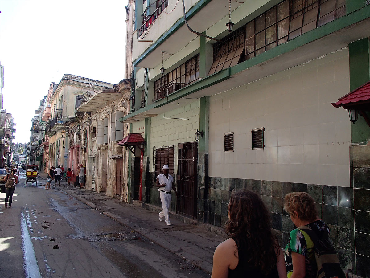 Cuba, La Habana - Caminando por las calles